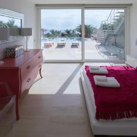 Glass House Ultra Luex Tatil Villa *